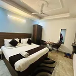 Hotel S R Palace - Free Airport Drop For Minimum 05 Nights Stay - 5 Mins From Igi & Domestic Airport Delhi